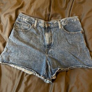 Women’s Levi Jean Shorts